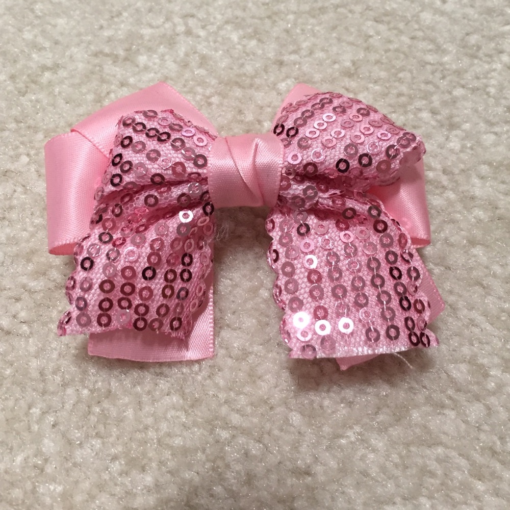 Pink bow hair clip